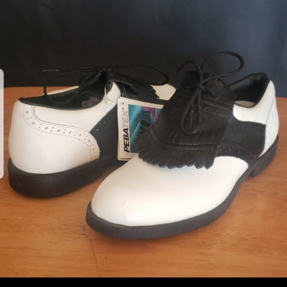 New women's golf shoes